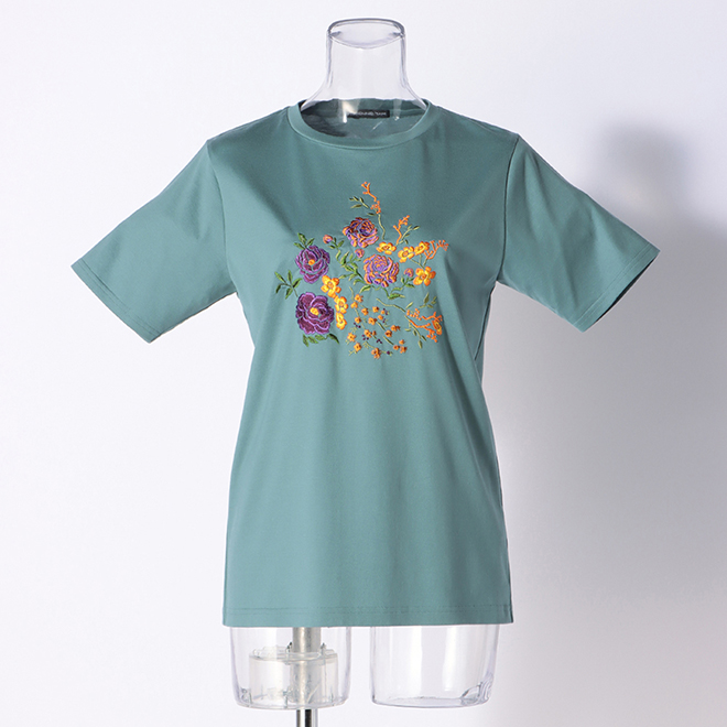 T-SHIRT with FLOWER EMBROIDERY　 詳細画像 ライトブルー 1