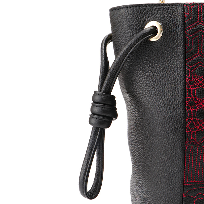 LEATHER QUILTING BAG｜VIVIENNE TAM（ヴィヴィアンタム）公式