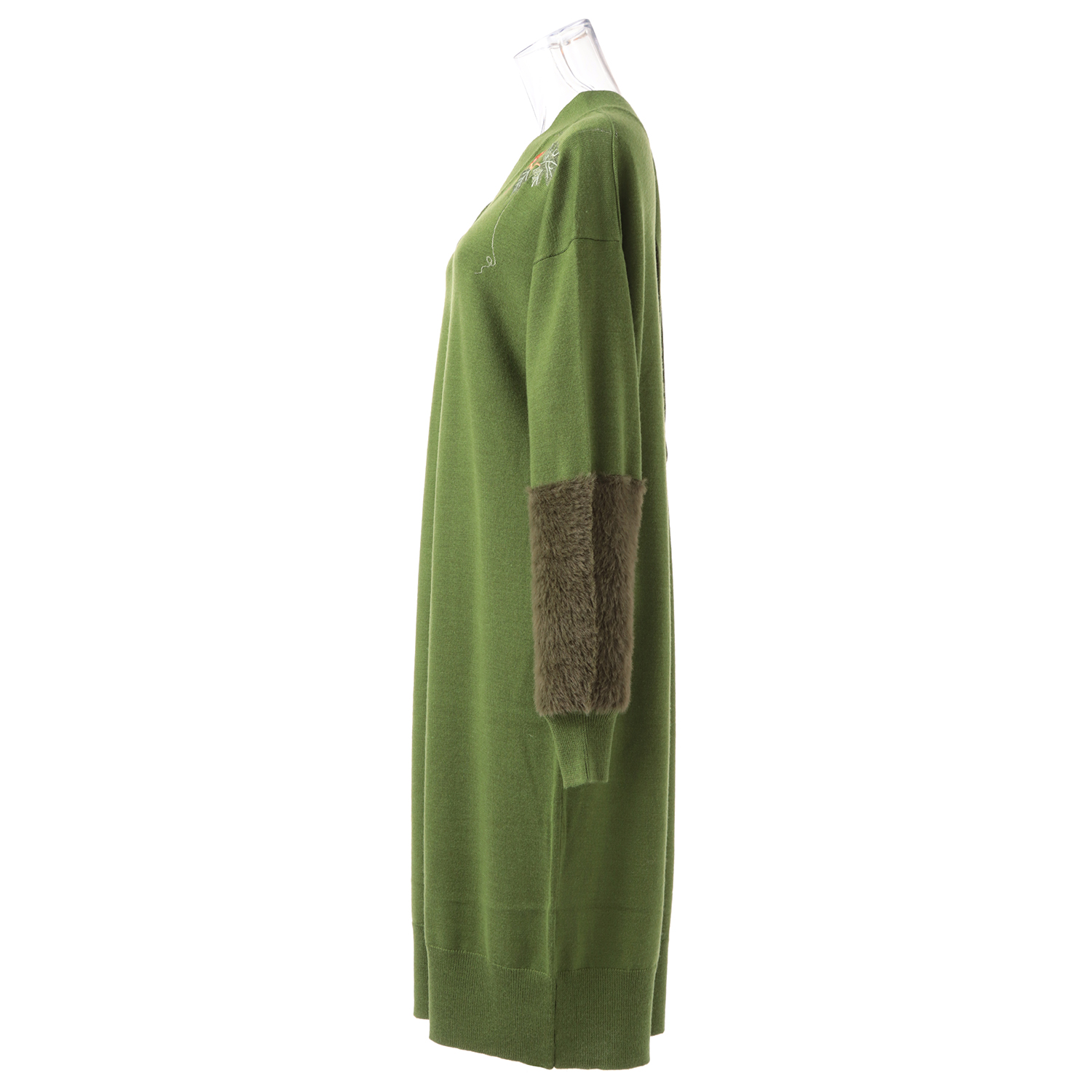 SOLID COLOR KNIT With GRAPE EMBROIDERY ニットワンピース｜VIVIENNE 