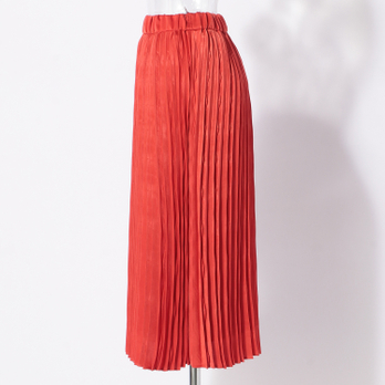 THREE-DIMENSIONAL PLEATED SKIRT　 詳細画像