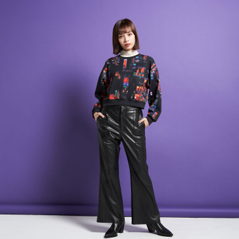 FAKE LEATHER with DRAGON PATCH FLARE　パンツ