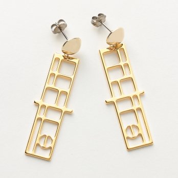 幸福ピアス　アクセサリー