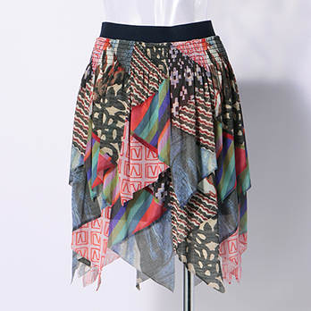 【期間限定】TRIANGLE PATTERN PATCHWORK PRINT　スカート 詳細画像