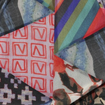 【期間限定】TRIANGLE PATTERN PATCHWORK PRINT　スカート 詳細画像