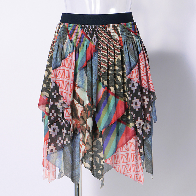 【期間限定】TRIANGLE PATTERN PATCHWORK PRINT　スカート 詳細画像 黒系マルチ 1