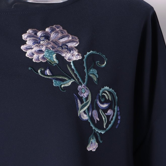PEONY EMB ON BACK SATIN　ブラウス 詳細画像 ネイビー 2