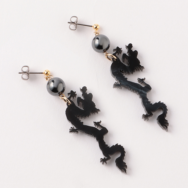 DRAGON PIERCED EARRINGS 詳細画像 ブラック 1