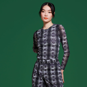 PLUM BLOSSOM EYES PRINT　ブラウス