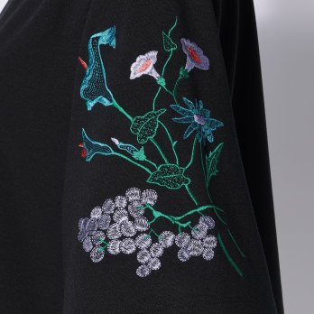 【期間限定】TOPS WITH FLOWER EMBROIDERY　 詳細画像