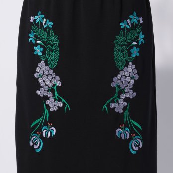 【期間限定】SKIRT WITH FLOWER EMBROIDERY 詳細画像