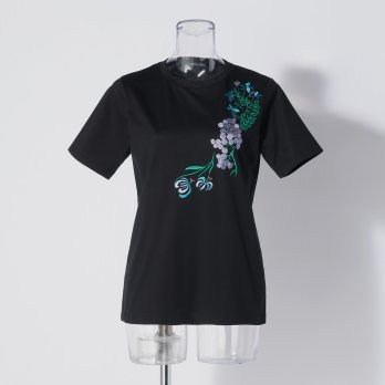 【期間限定】T-SHIRT WITH FLOWER EMBROIDERY 詳細画像