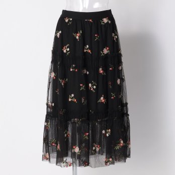 【期間限定】PIXELATED FLORAL EMBROIDERY　スカート