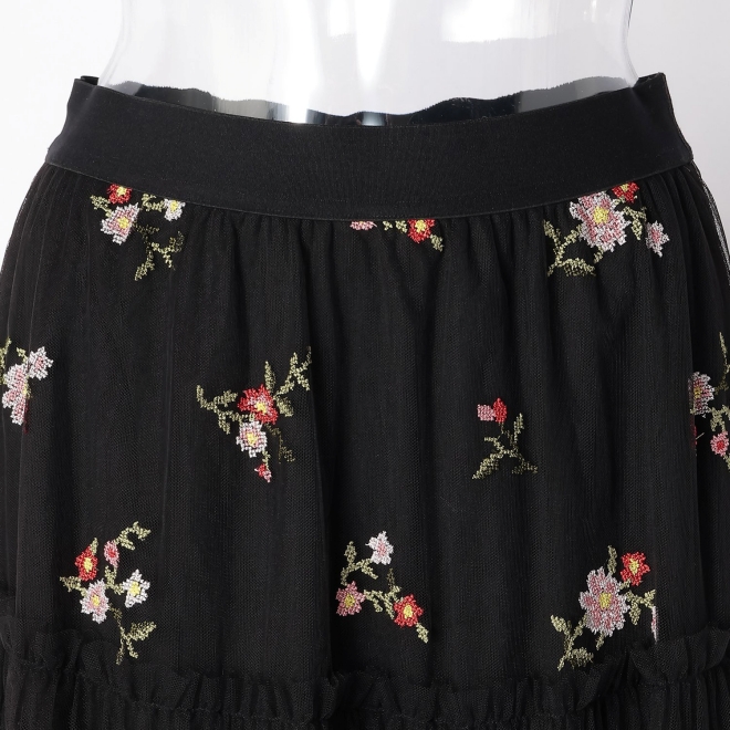 【期間限定】PIXELATED FLORAL EMBROIDERY　スカート 詳細画像 ブラック 4