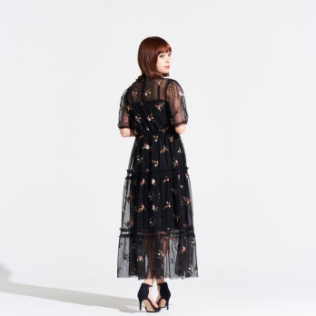 【期間限定】PIXELATED FLORAL EMBROIDERY　ドレス 詳細画像