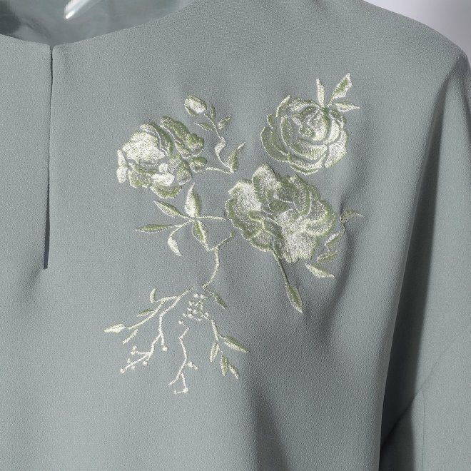 SET UP WITH FLOWER EMBROIDERY 　ブラウス 詳細画像 ブルー 2