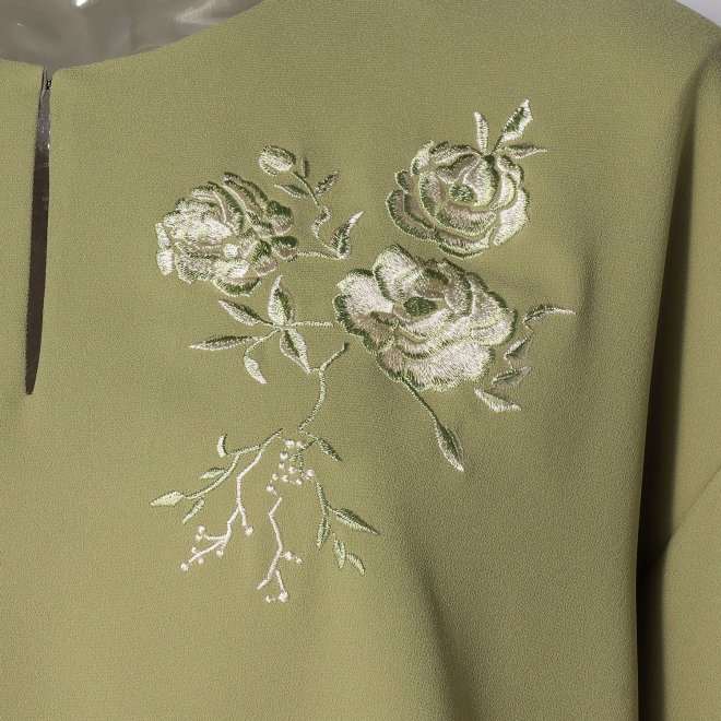SET UP WITH FLOWER EMBROIDERY 　ブラウス 詳細画像 カーキ 4