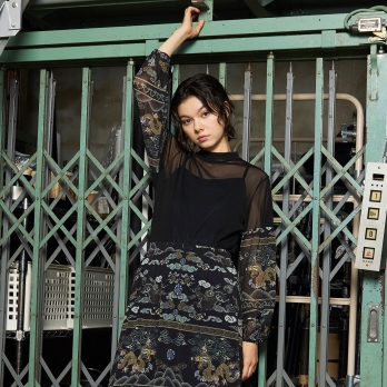 Dragon cloud print net ブラウス