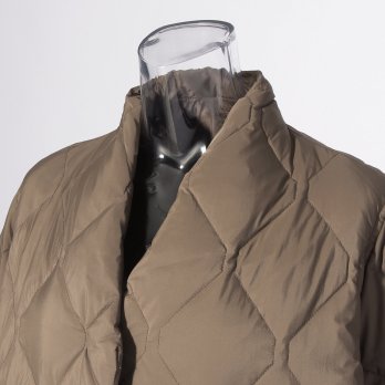 【COMING SOON】WL グロスナイロンカルマネックダウン コート 詳細画像