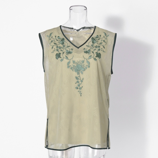 Flower embroidery on jacquard tulle ブラウス 詳細画像 ベージュ 4