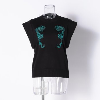 DRAGON LACE EMBROIDERY ON KNIT