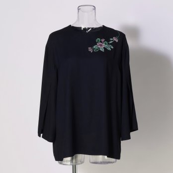 Flower embroidery set up ブラウス
