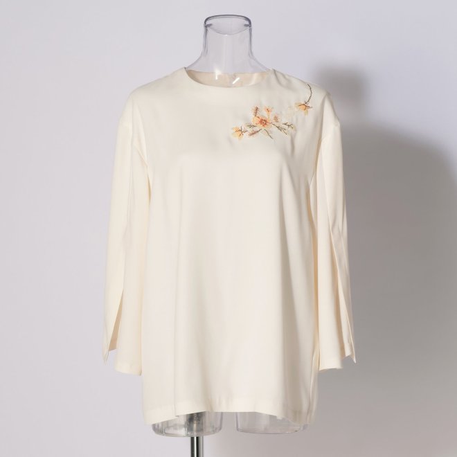Flower embroidery set up ブラウス 詳細画像 ホワイト 1