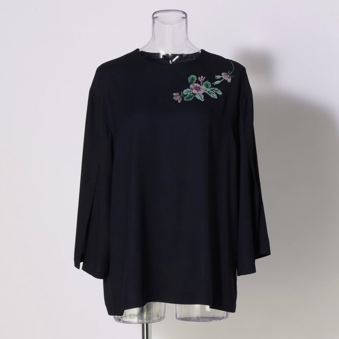 Flower embroidery set up ブラウス 詳細画像 ネイビー 1