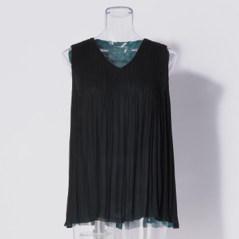 Reversible pleats ブラウス 詳細画像