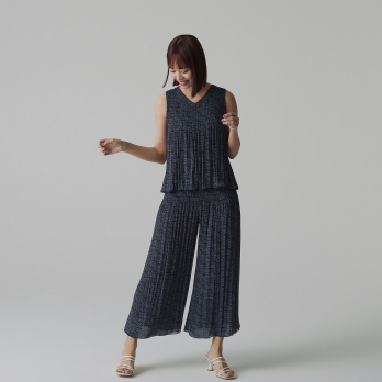 Reversible pleats パンツ 詳細画像