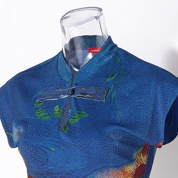 【COMING SOON】Gold fish printed on stretch net ブラウス 詳細画像