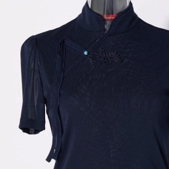 Dragon embroidery motif on stretch net ブラウス 詳細画像