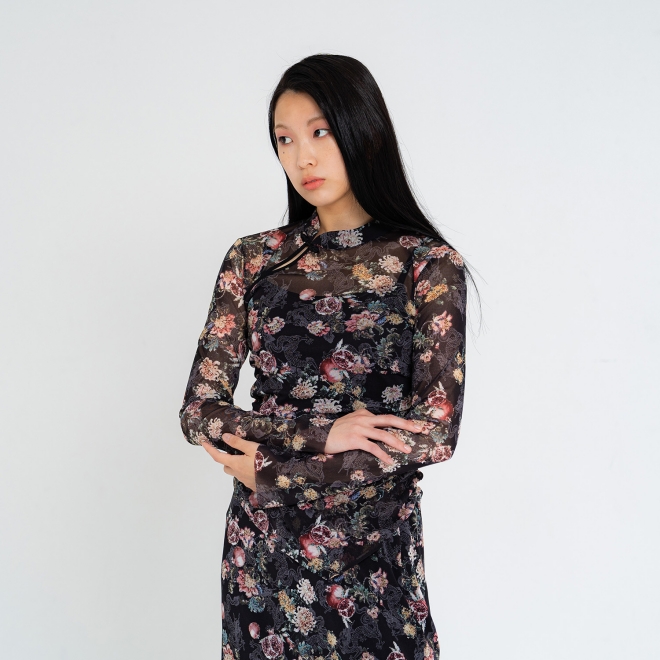 【COMING SOON】Pomegranate dragon print ブラウス