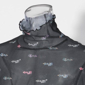 〈新色〉【まとう化粧品 HADA WEAR】TULLE HIGH NECK ブラウス 詳細画像