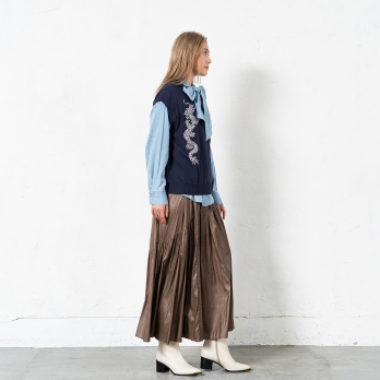 【COMING SOON】Vest with dragon embroidery ニット 詳細画像