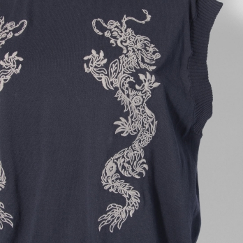 Vest with dragon embroidery ニット 詳細画像