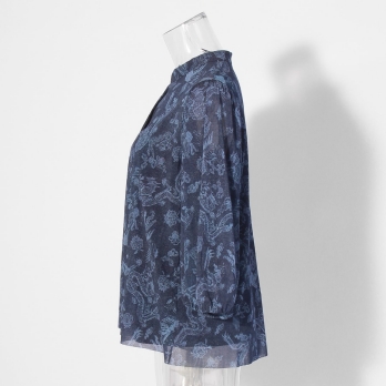 【COMING SOON】Dragon discharge dyed denim print ブラウス 詳細画像