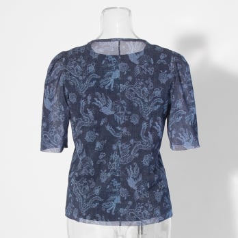 【COMING SOON】Dragon discharge dyed denim print ブラウス 詳細画像