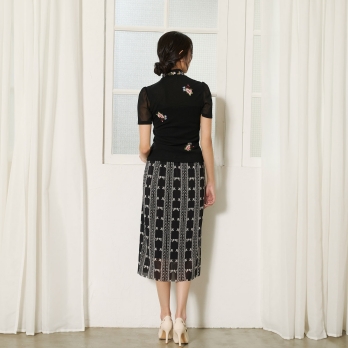 【COMING SOON】Multi flower embroidery on stretch net ブラウス 詳細画像