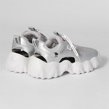 【COMING SOON】〈MASION MAVERICK〉&times;〈RDG〉コラボ スニーカーサンダル 詳細画像