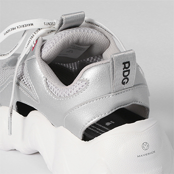 【COMING SOON】〈MASION MAVERICK〉&times;〈RDG〉コラボ スニーカーサンダル 詳細画像